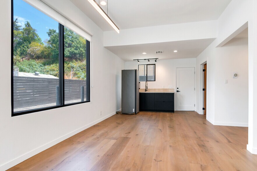 More Photos Of 768 N Avenue 50, Los Angeles Storefront Retail Office For Sale