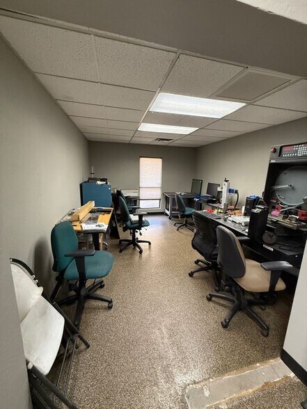 More Photos Of 113-117 S Rockford Dr, Tempe Light Manufacturing For Lease