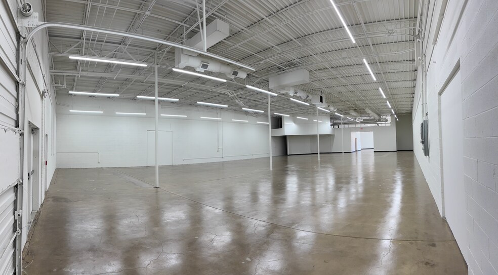 More Photos Of 1350 Manufacturing St, Dallas Unknown For Lease
