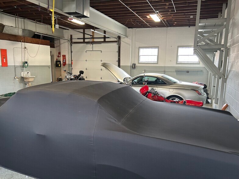 More Photos Of 4152 Warren Ave, Hillside Warehouse For Sale