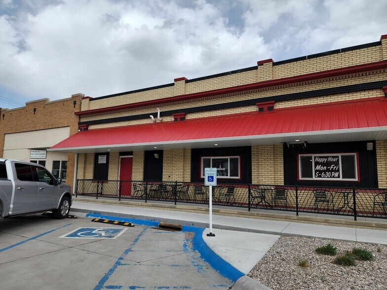 More Photos Of 710 2nd St, Chappell Restaurant For Sale