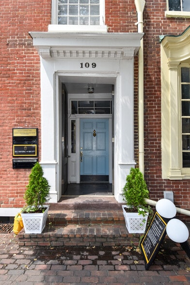 More Photos Of 109 S Fairfax St, Alexandria Office For Sale