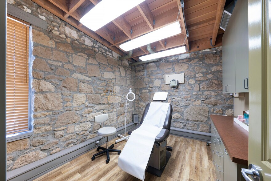 More Photos Of 1417 Railroad Ave, Saint Helena Medical For Sale