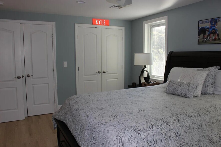 More Photos Of 1376 US Route 1, Cape Neddick Freestanding For Sale