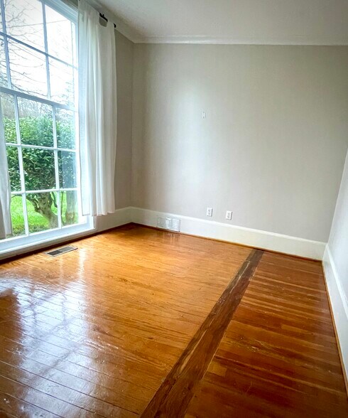 More Photos Of 902 Broad St, Durham Office For Lease