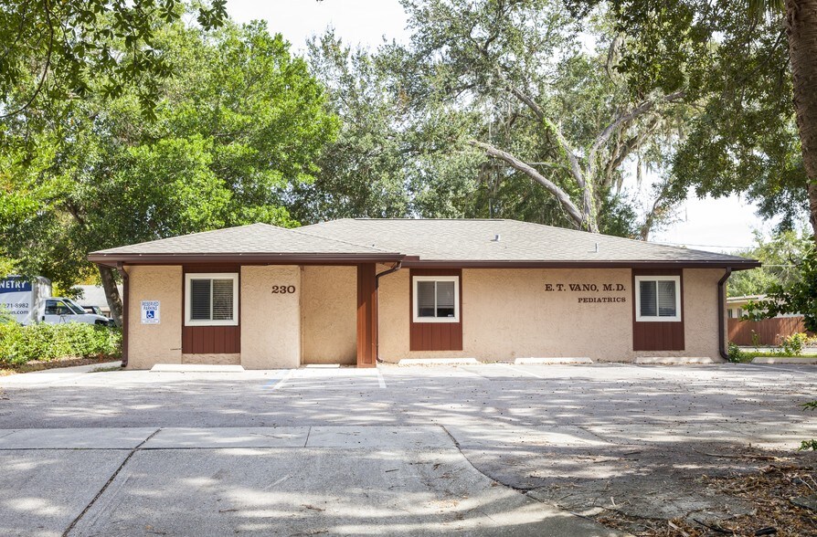 More Photos Of 230 Benmore Dr, Winter Park Medical For Sale