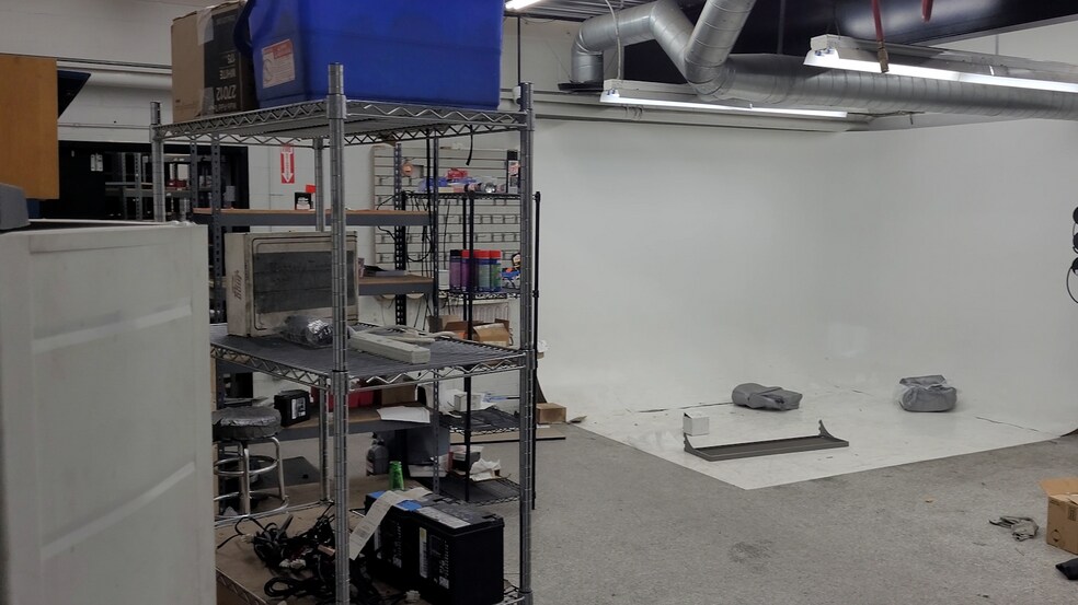 More Photos Of 1517 Pacific Coast Hwy, Harbor City Auto Dealership For Sale