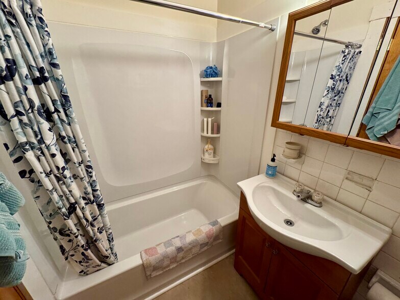 More Photos Of 24 West St, Lebanon Apartments For Sale