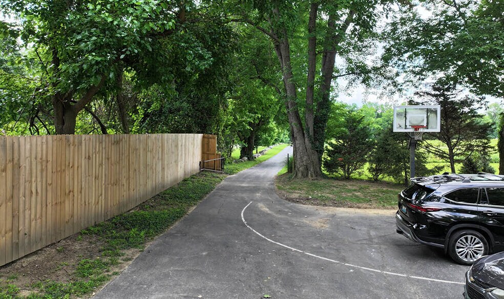 More Photos Of 3227 River Rd, Louisville Hospitality For Sale