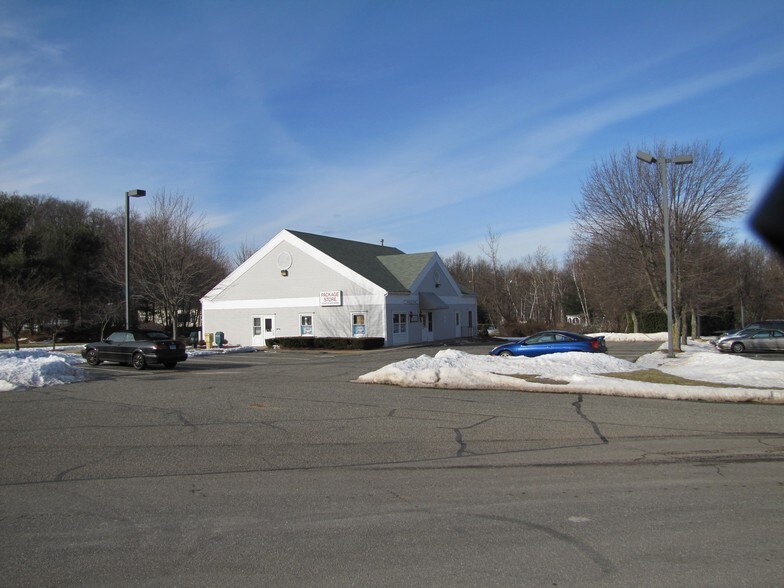 More Photos Of 292 Spielman Hwy, Burlington Freestanding For Lease