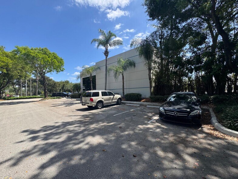 More Photos Of 3801-3891 Commerce Pky, Miramar Flex For Sale