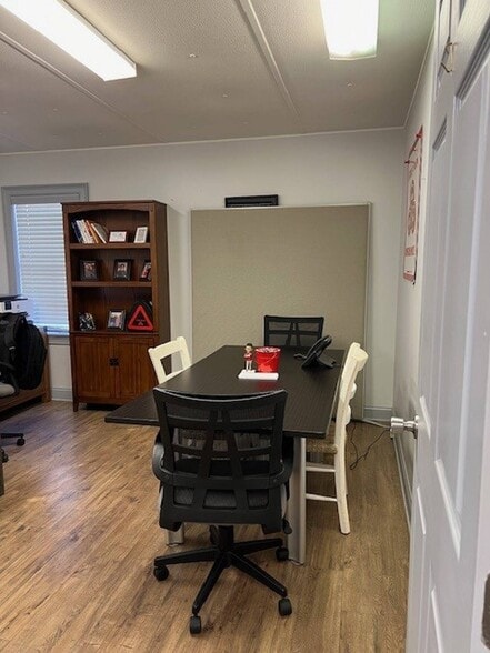 More Photos Of 1747-1749 Oxmoor Rd, Birmingham Office For Sale