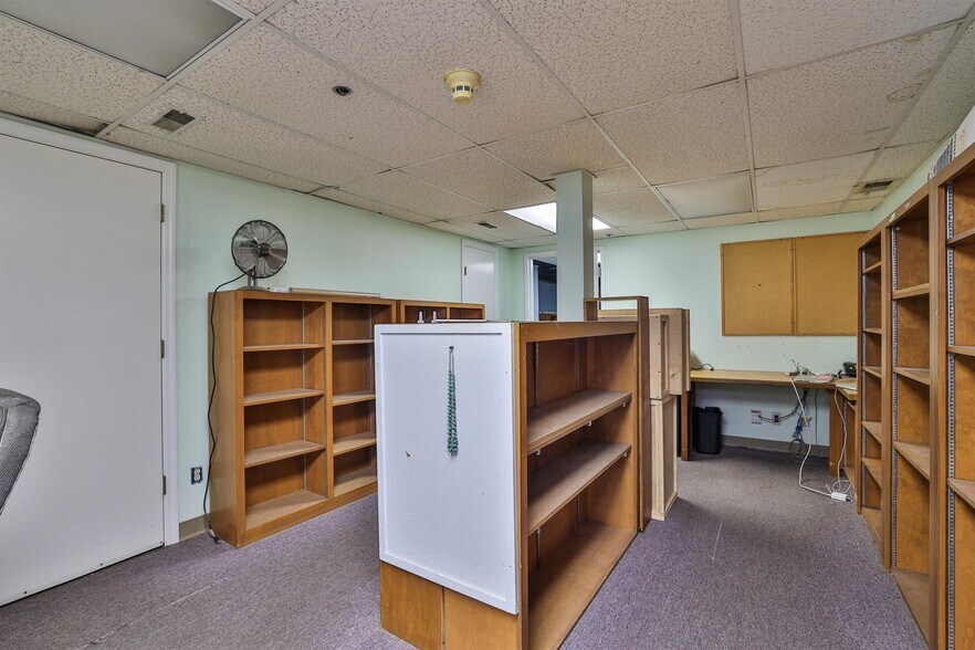 More Photos Of 2029 Madison Rd, Cincinnati Storefront Retail Residential For Sale