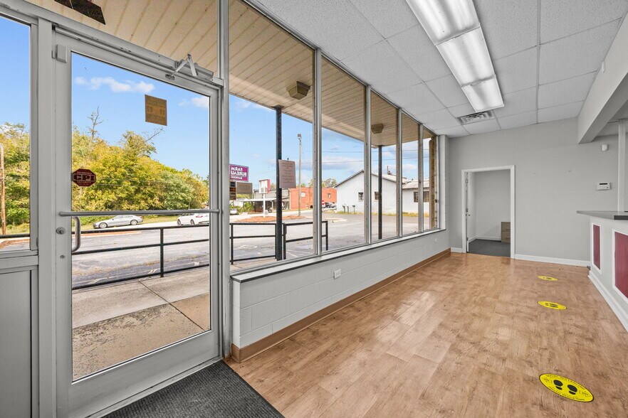 More Photos Of 201 4th St, Walnut Cove Office For Sale