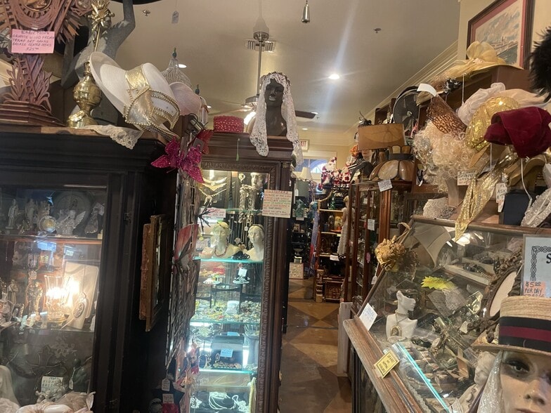 More Photos Of 1231 Decatur St, New Orleans Storefront For Sale