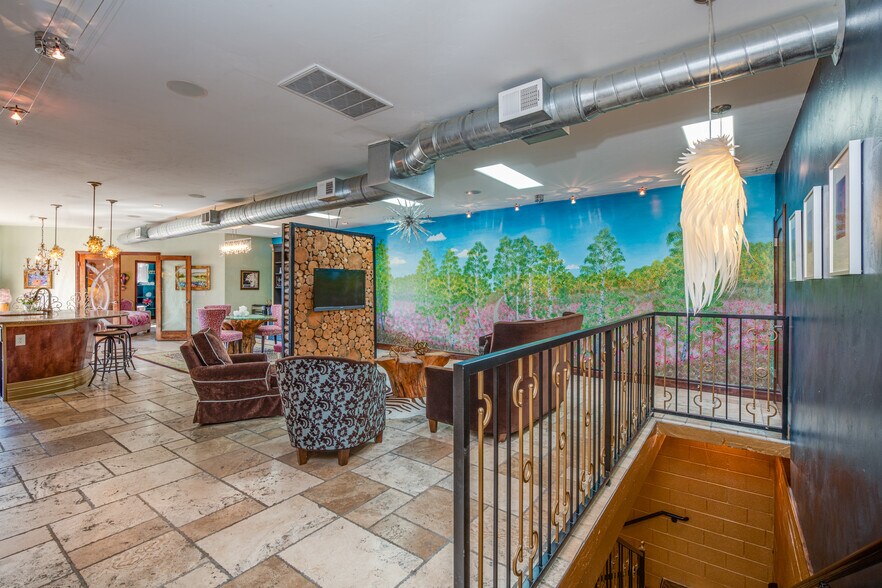 More Photos Of 2150 Curtis St, Denver Storefront Retail Office For Sale