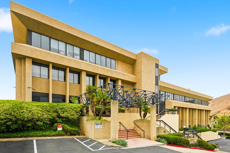 More Photos Of 10505 Sorrento Valley Rd, San Diego Office For Sale