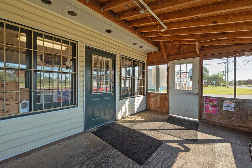 More Photos Of 3608 E River Rd, South Chesterfield Restaurant For Sale