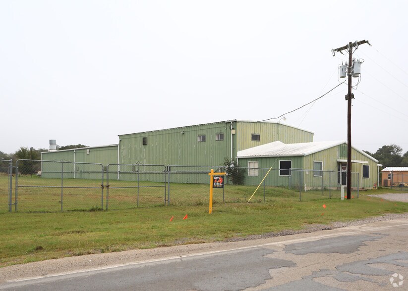 More Photos Of 413 Lee Rd, Mineral Wells Warehouse For Sale