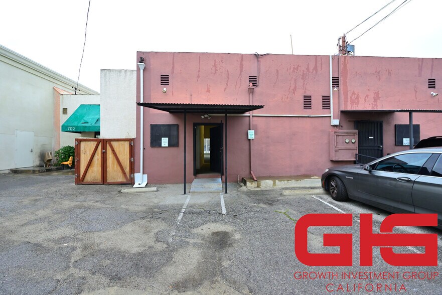 More Photos Of 700 1/2 W Las Tunas Dr, San Gabriel Storefront For Lease