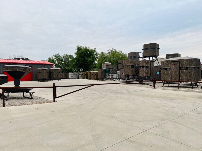 More Photos Of 401 E Central Ave, Comanche Storefront For Sale