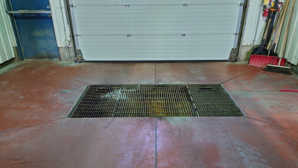 More Photos Of 6670 71 St, Red Deer Carwash For Sale