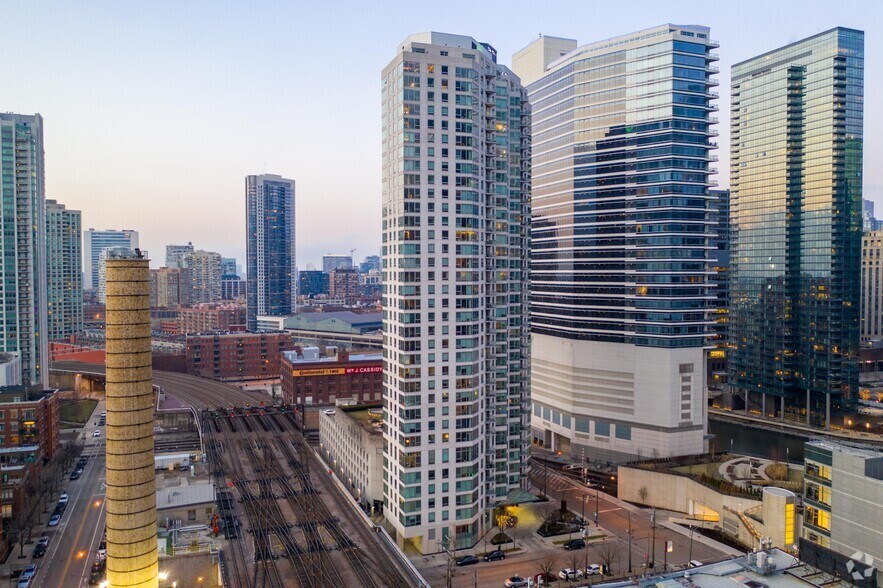 More Photos Of 300 N Canal St, Chicago Apartments For Sale