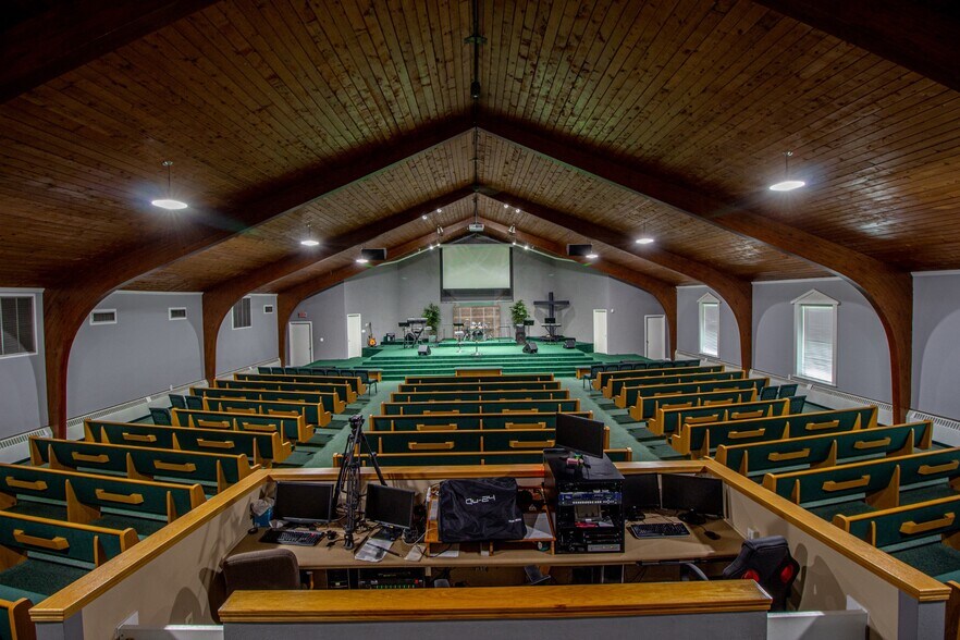 More Photos Of 23696 Northline Rd, Taylor Religious Facility For Sale