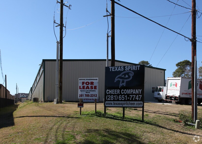 More Photos Of 19525 Wied Rd, Spring Warehouse For Lease