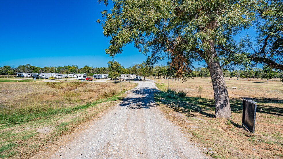 More Photos Of 1275-1299 Big Valley Cir, Lipan Trailer Camper Park For Sale