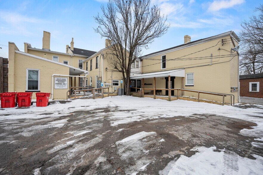More Photos Of 217-221 S Main St, Cynthiana Apartments For Sale