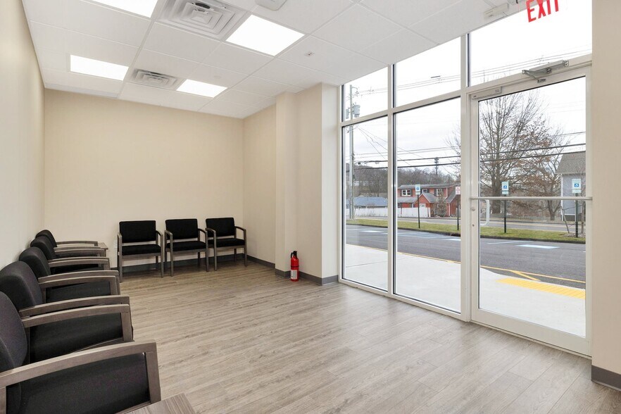 More Photos Of 10 Waldron Ave, Nyack Storefront For Lease