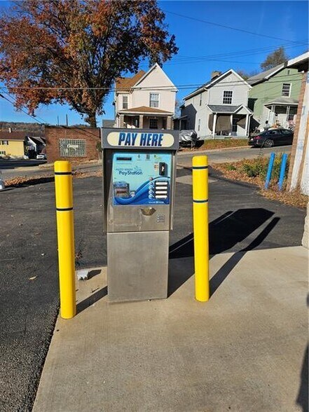 More Photos Of 617 Pearson St, New Castle Carwash For Sale
