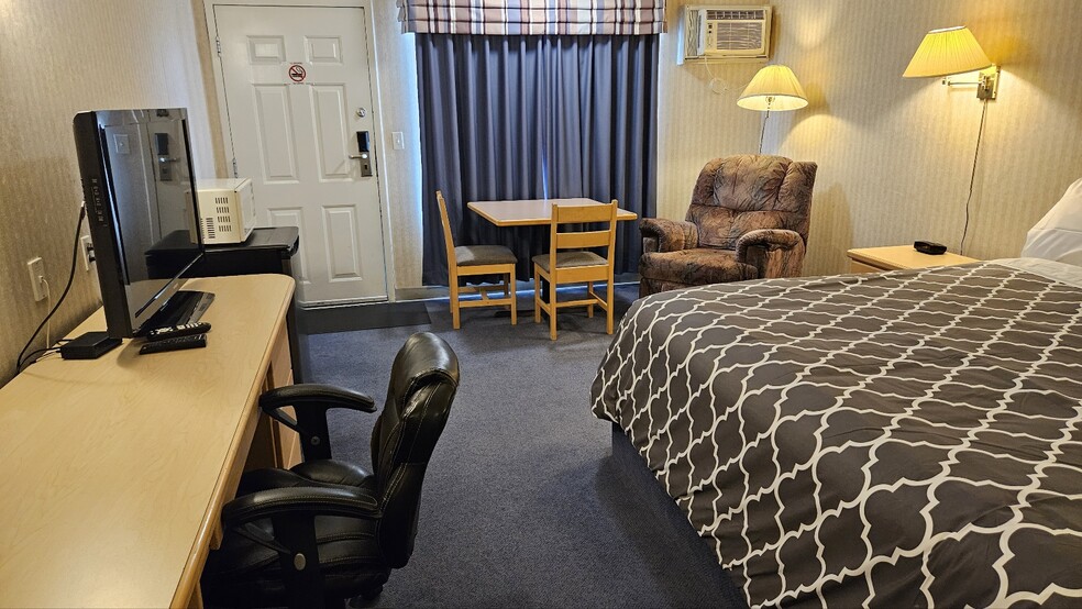 More Photos Of 238 Sims Ave, Weyburn Hotel For Sale