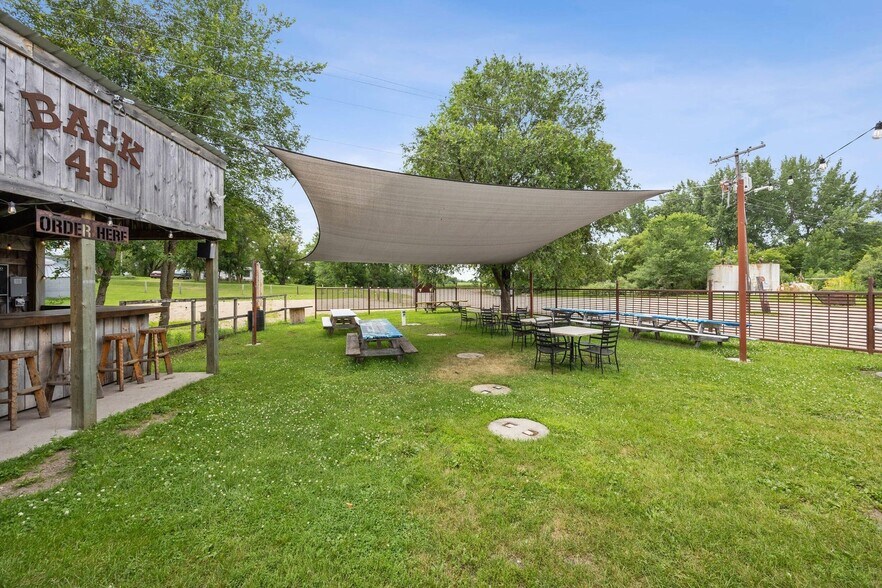 More Photos Of 511 Fergus Ave, Erhard Restaurant For Sale