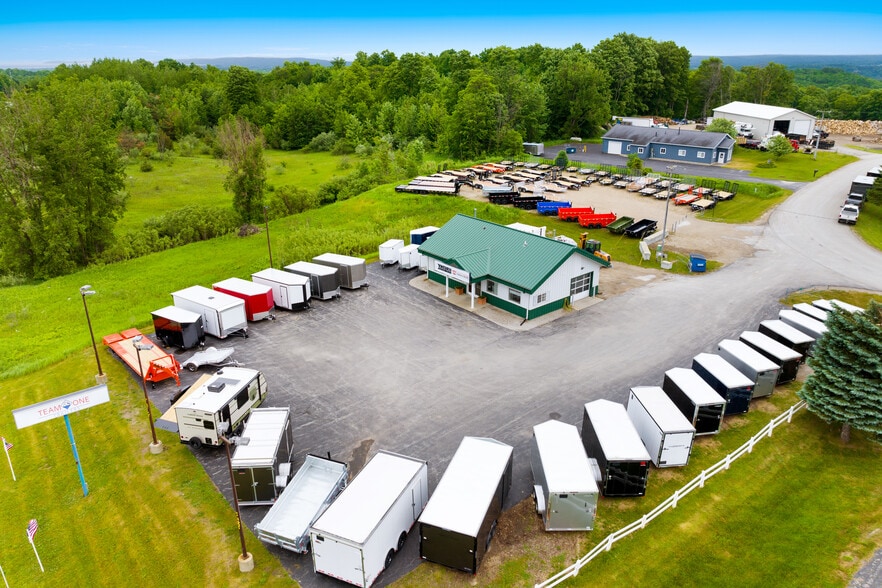More Photos Of 981 Blue Star Dr, Traverse City Auto Repair For Sale