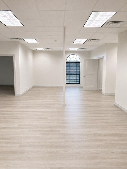 More Photos Of 7115 FM 2920, Spring Unknown For Lease