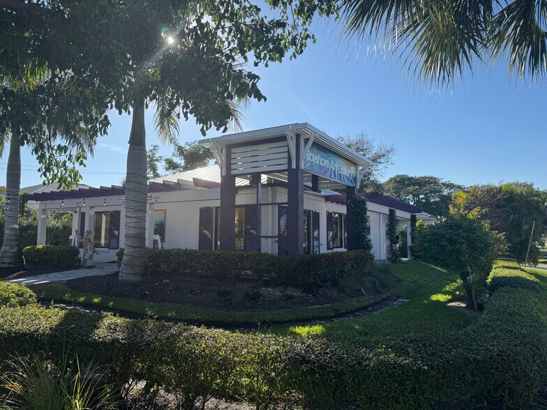 Primary Photo Of 3954 Bayshore Dr, Naples General Retail For Sale