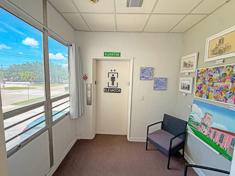 More Photos Of 401 5th St N, Saint Petersburg Religious Facility For Sale