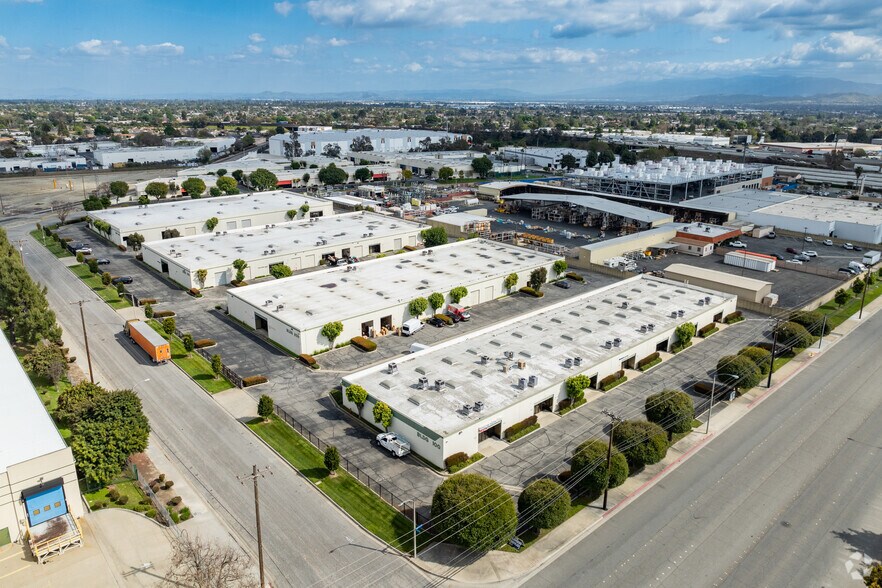 More Photos Of 2300 S Reservoir St, Pomona Warehouse For Lease