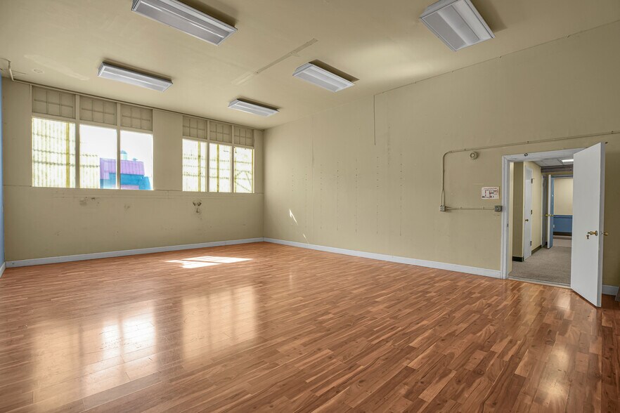More Photos Of 679-687 N Thompson St, Portland Warehouse For Lease