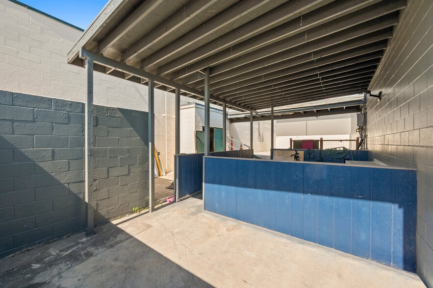 More Photos Of 8020 Ronson Rd, San Diego Warehouse For Lease