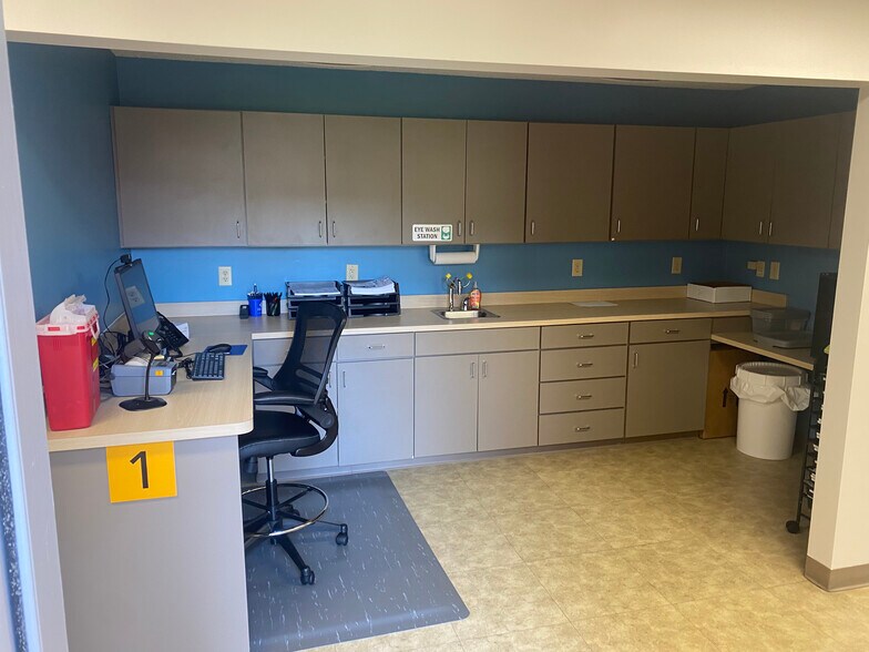 More Photos Of 114 Lee St, Shelby Medical For Sale