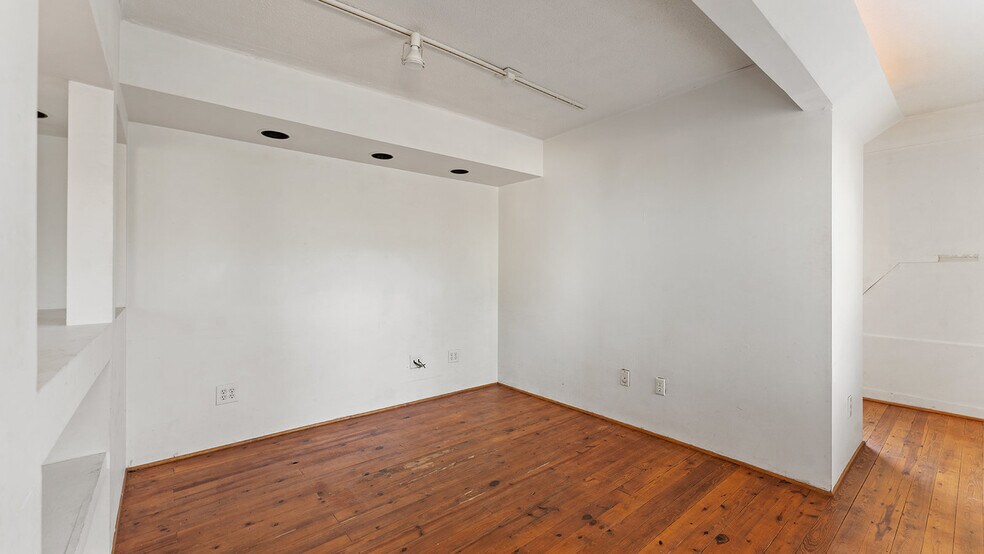 More Photos Of 1320 E Pump Station Rd, Fayetteville Light Manufacturing For Sale