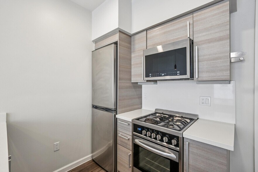 More Photos Of 1745 Market St, San Francisco Apartments For Sale