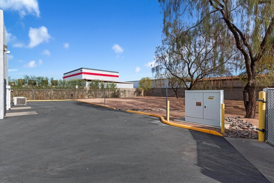More Photos Of 8615 N 78th Ave, Peoria Warehouse For Sale