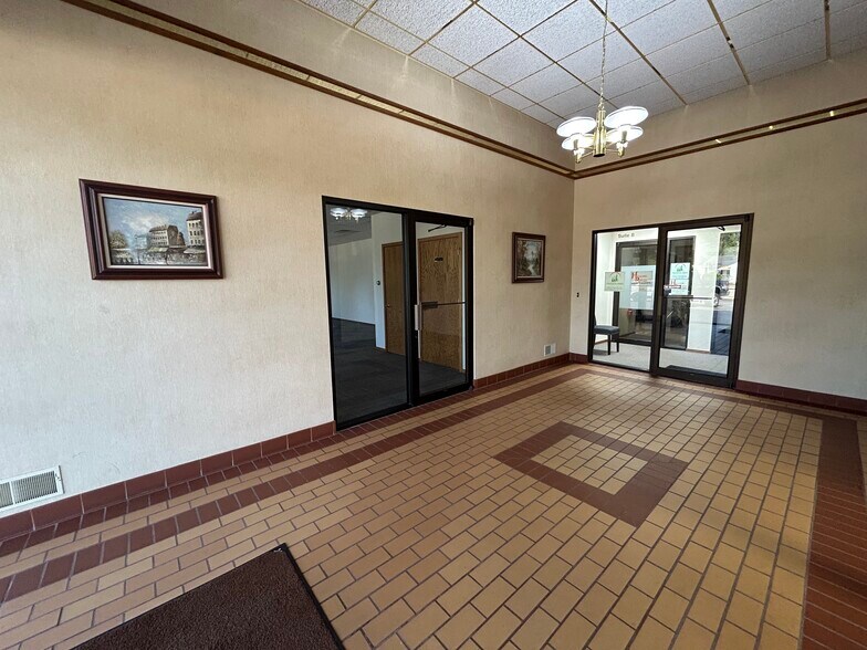 More Photos Of 1820 Post Rd, Plover Storefront Retail Office For Lease