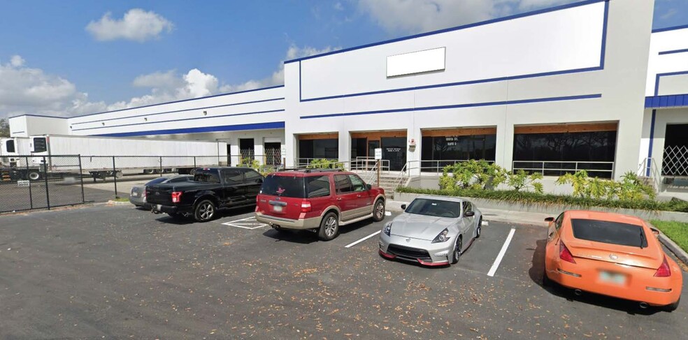 Primary Photo Of 9851 Nw 106th St, Medley Warehouse For Lease