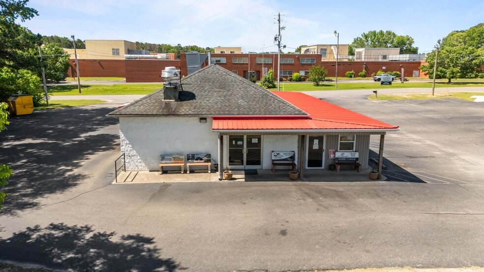 More Photos Of 120 Bank St, Sanford Restaurant For Sale