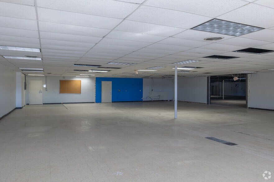 More Photos Of 20 Willow Springs Cir, York Warehouse For Sale